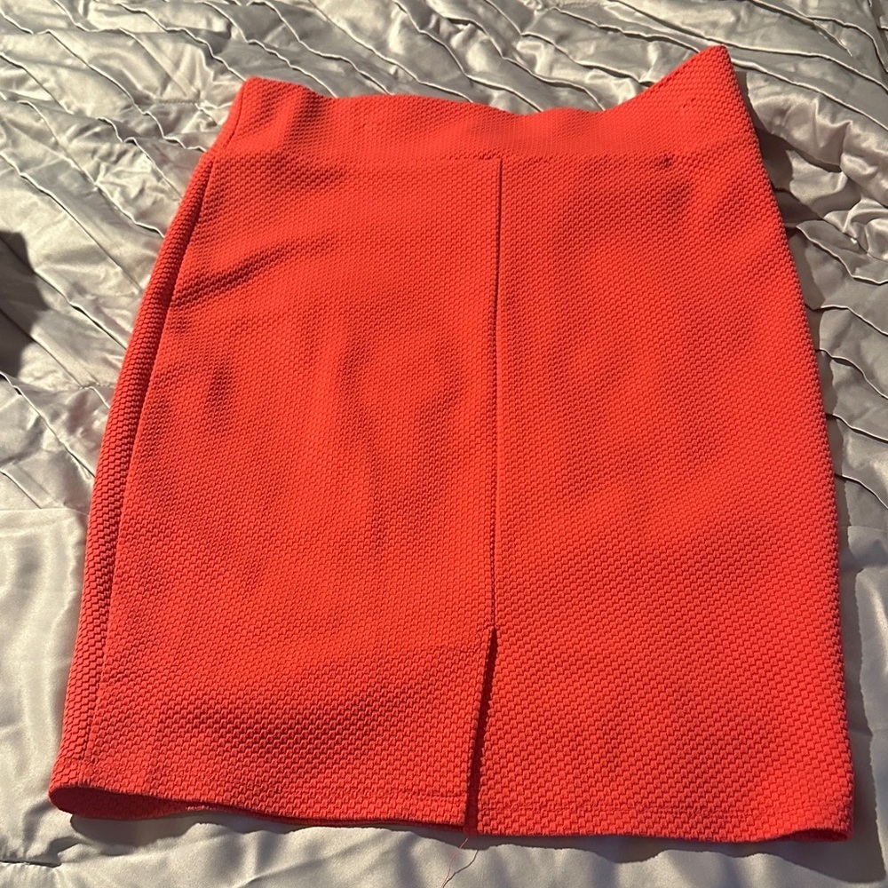 Elegant Coral Women's Skirt Size L - Picture 2 of 2